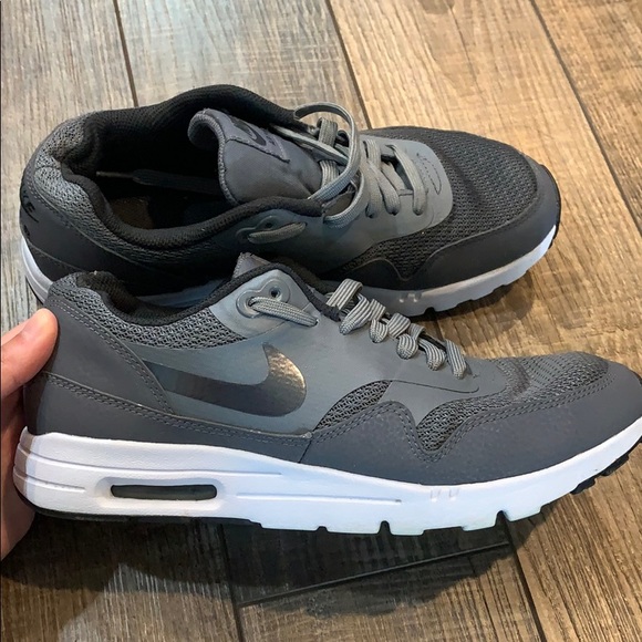 nike air max tava